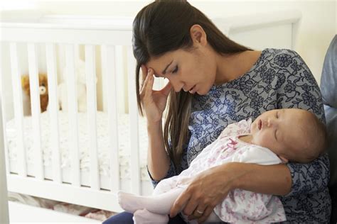 Doğum Sonrası Depresyonu Nasıl Anlar ve Nasıl Başa Çıkılır?